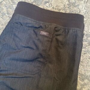 Figs scrub pants. Grey Livingston size XXL
